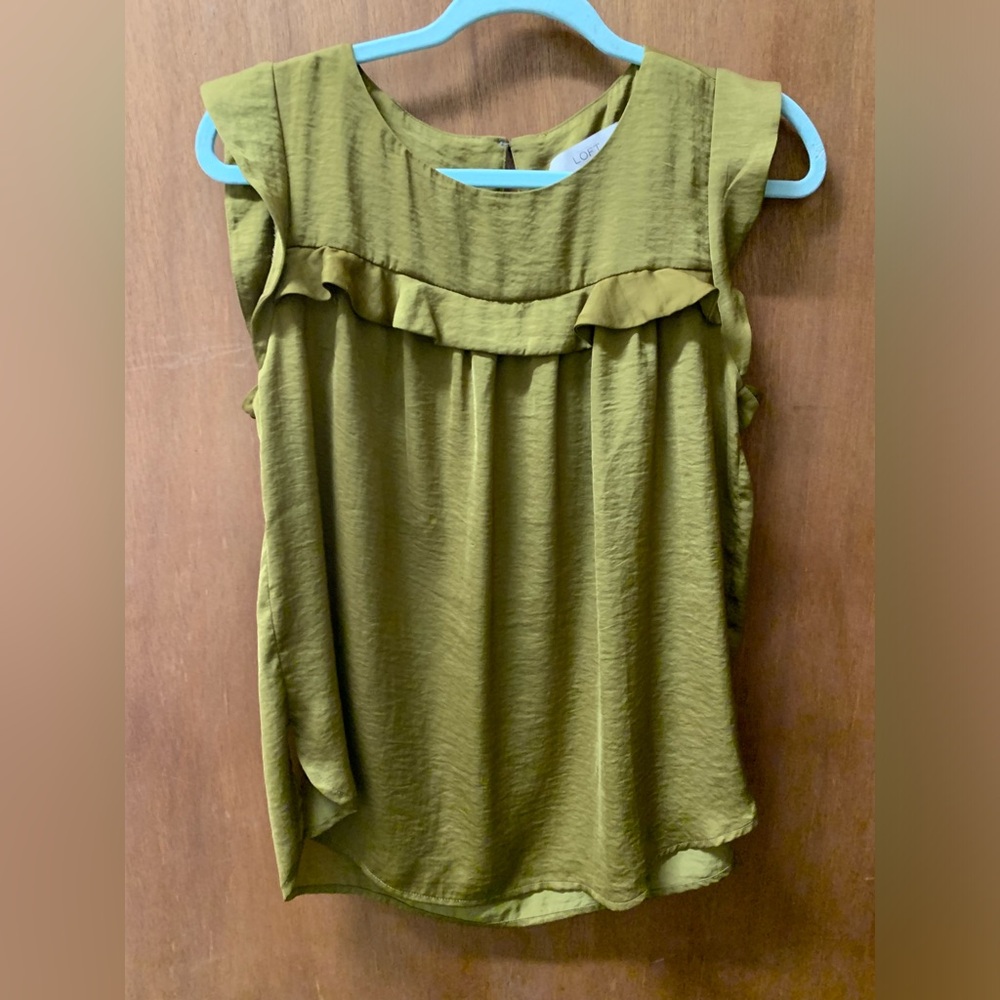 Sleeveless Green Ruffle Detail Blouse